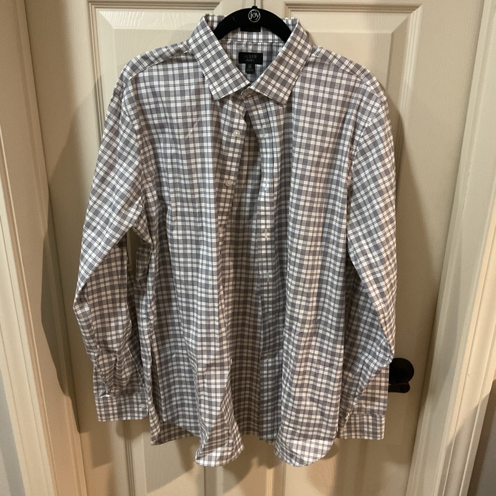 EUC J. Crew Men’s Cozy Light Gray Plaid Button Down Shirt, Size 17”|36